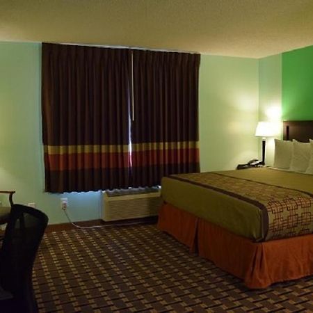 Snelling Motor Inn Mendota Екстериор снимка