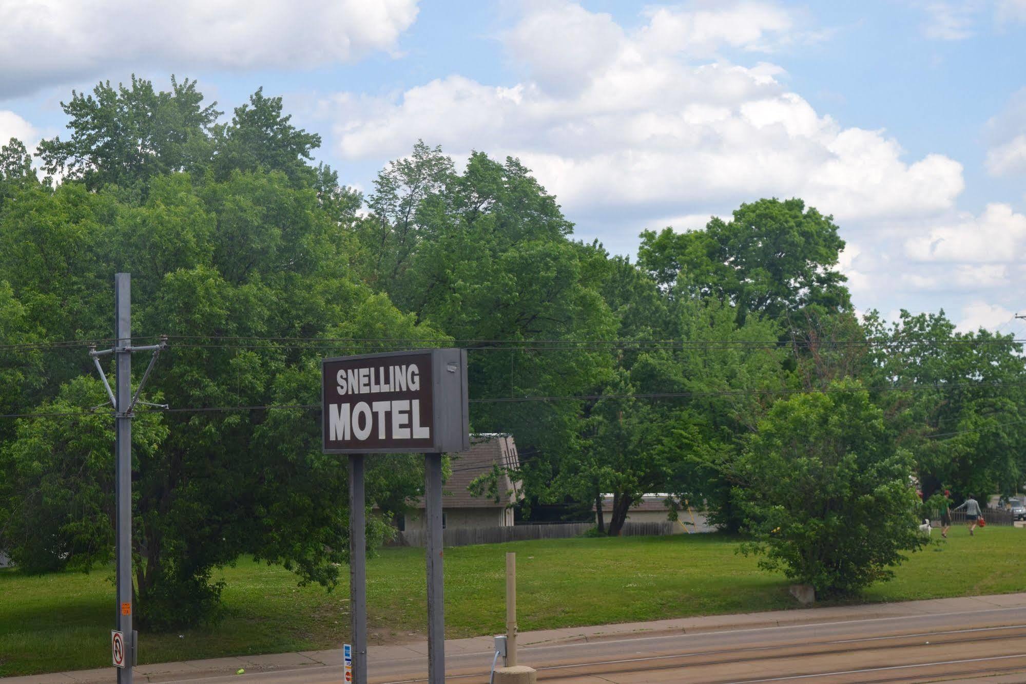 Snelling Motor Inn Mendota Екстериор снимка