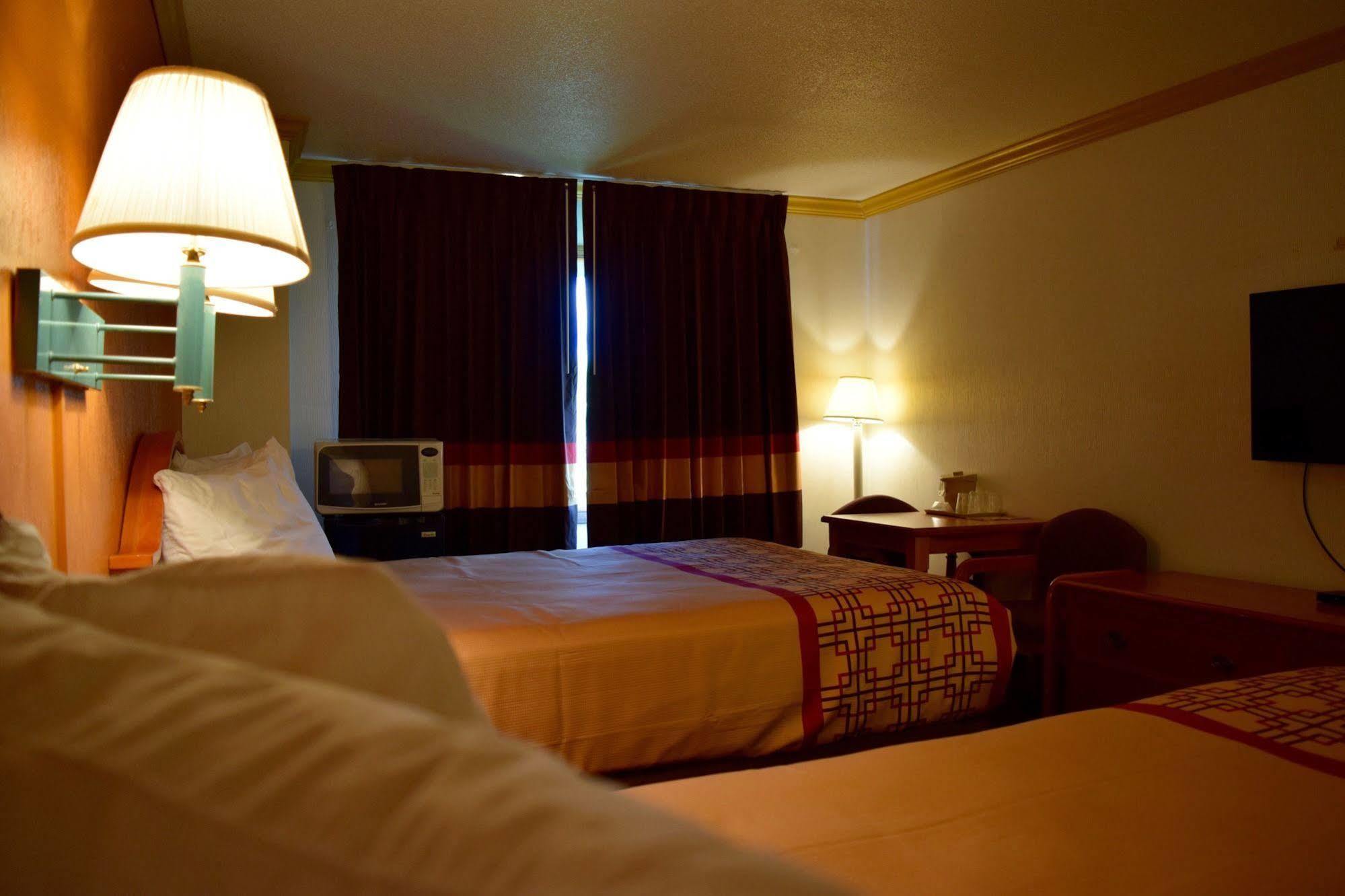 Snelling Motor Inn Mendota Екстериор снимка